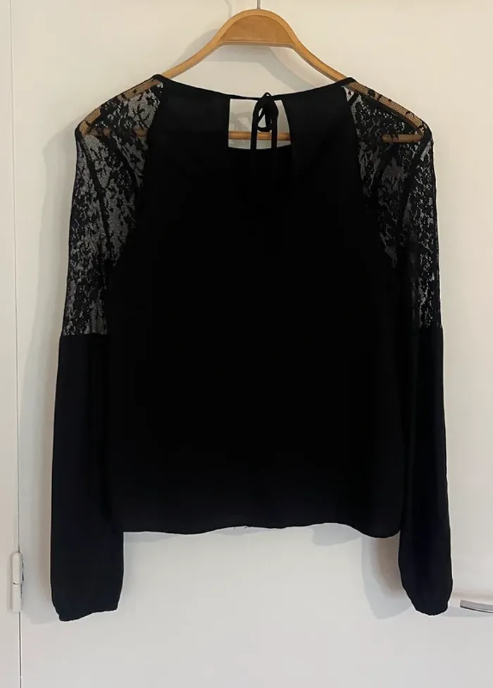 Blouse noire avec dentelle - taille 34 - photo numéro 6