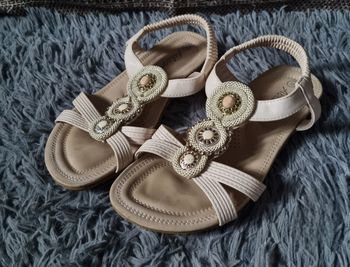 Sandales beige à perles 38