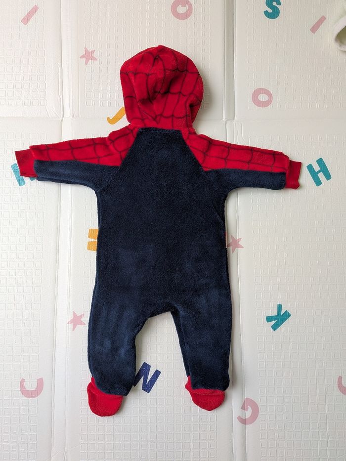 Sur pyjamas 6 mois bon état - photo numéro 3