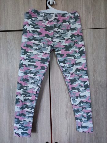 Pantalon imprimé milltaire rose 9 ans Primark