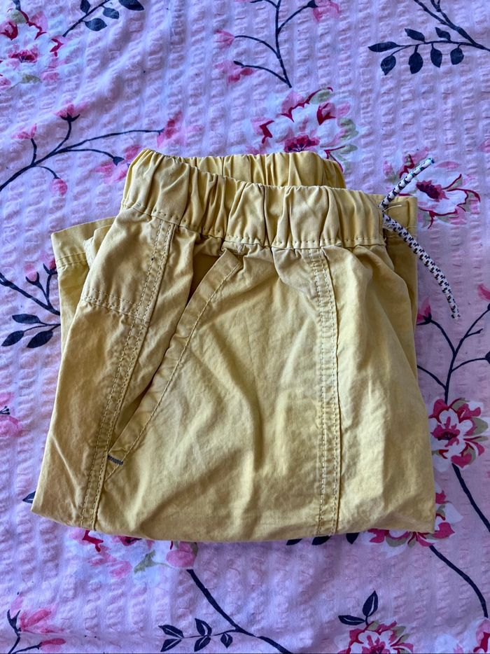 Short jaune 🩳 pour enfant de 7 ans - photo numéro 9