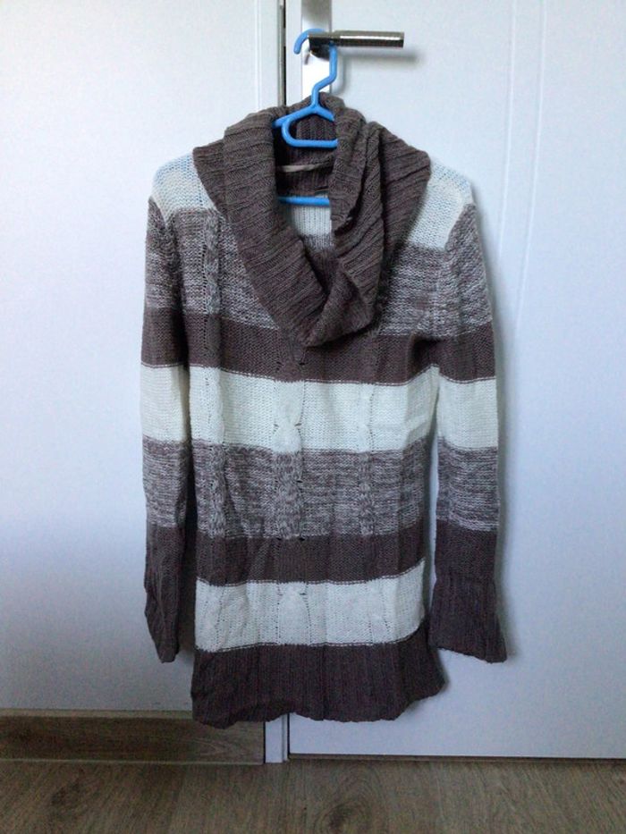 Robe acrylique grosse maille col roulé