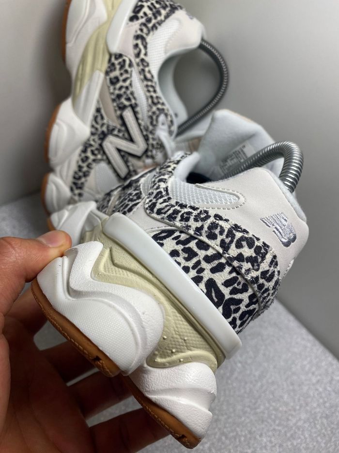 New balance9060 neuf avec boîte taille 39,5 très bon état femme sport promenade - photo numéro 10