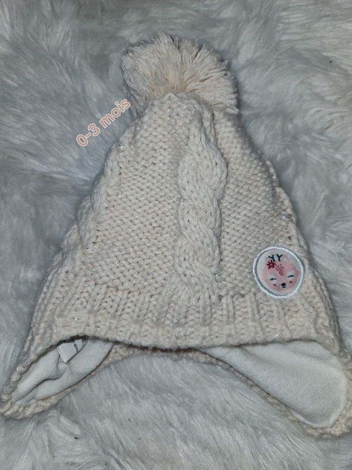 Bonnet bébé beige avec filaments argentés – Taille 0-3 mois