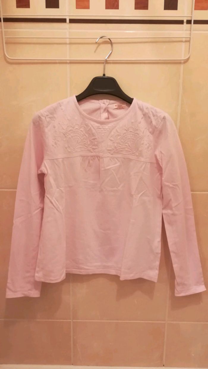 Tee-shirt NEUF T14 ans - V92B