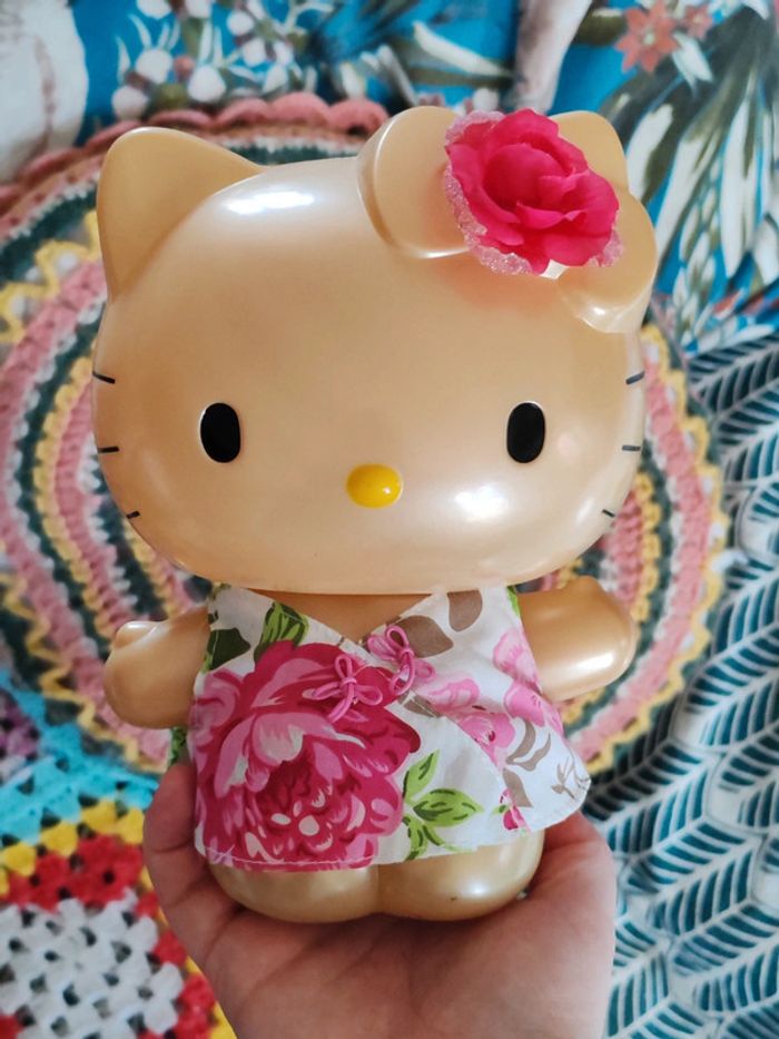 Figurine hello Kitty robe rose