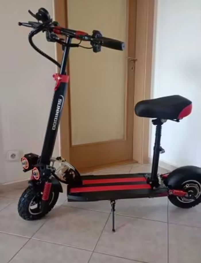 Trottinette électrique  puissant  1000 Watt 45 km/h 90 km d'autonomie neuve avec étiquette première main jamais été utilisée  siège démontable - photo numéro 9