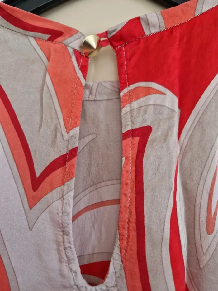 Blouse manches courtes rouge et beige - photo numéro 3