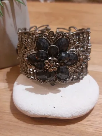 Bracelet fantaisie fleur 🌸 noire