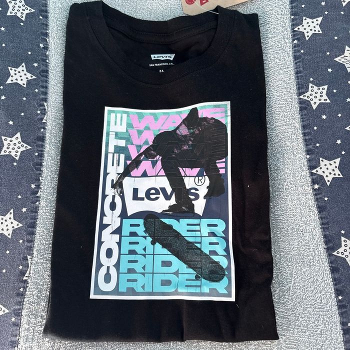 T shirt Levis