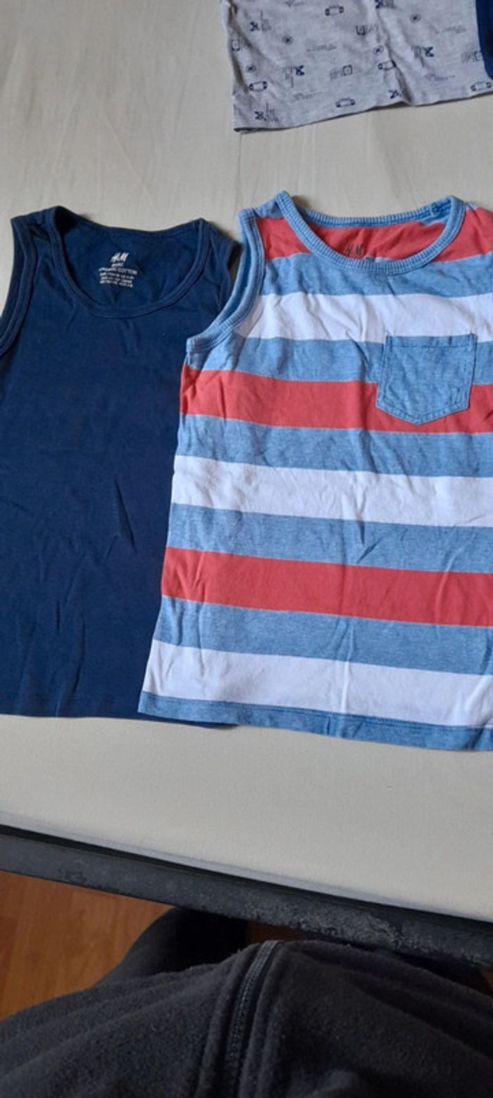 Lot 3 débardeurs 4/6 ans