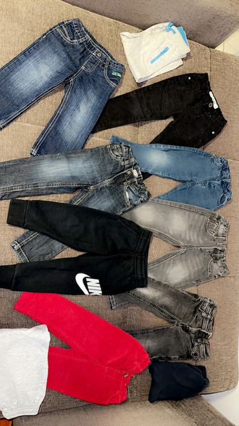 Lot d’une dizaine de pantalons, deux ans, j’envoie en petit colis