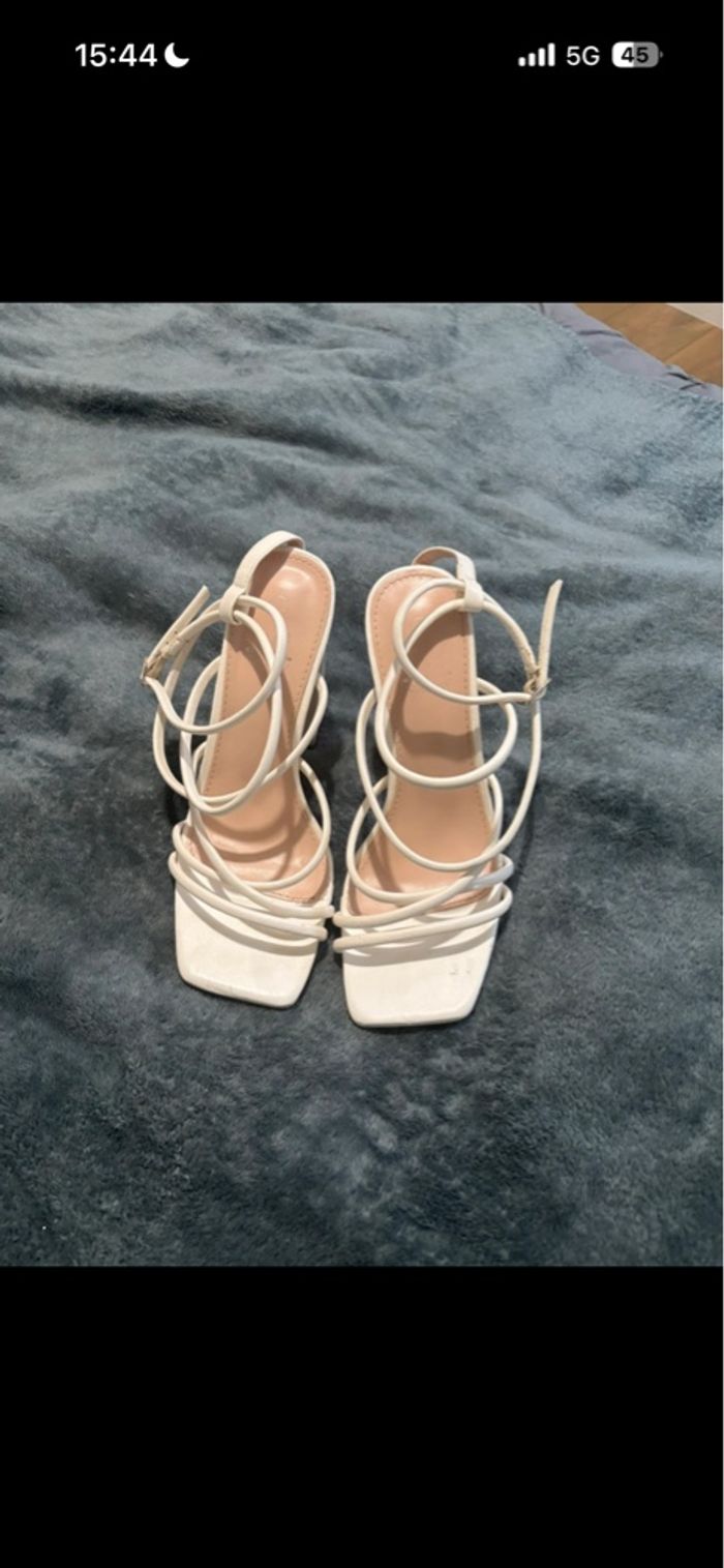 Chaussures à talons blanc - photo numéro 2
