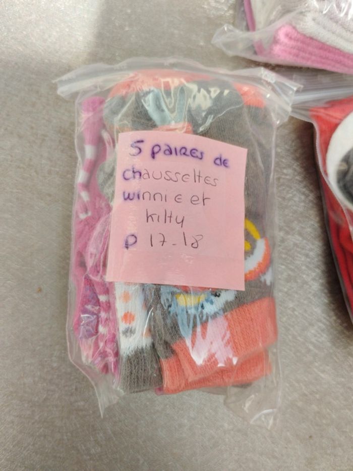 Chaussettes fille pointure 17-18, 17 paires - photo numéro 2