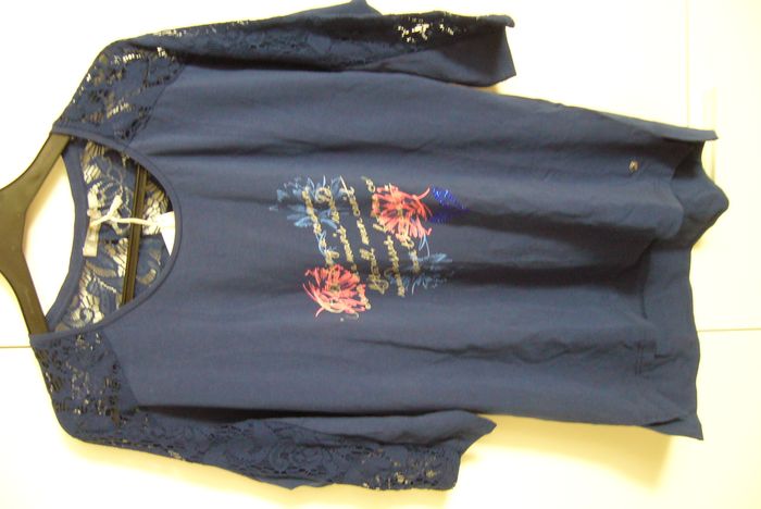 T-shirt hajo (taille grand, peut convenir à un 44 voir 46)