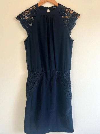 Robe bleu marine dentelle