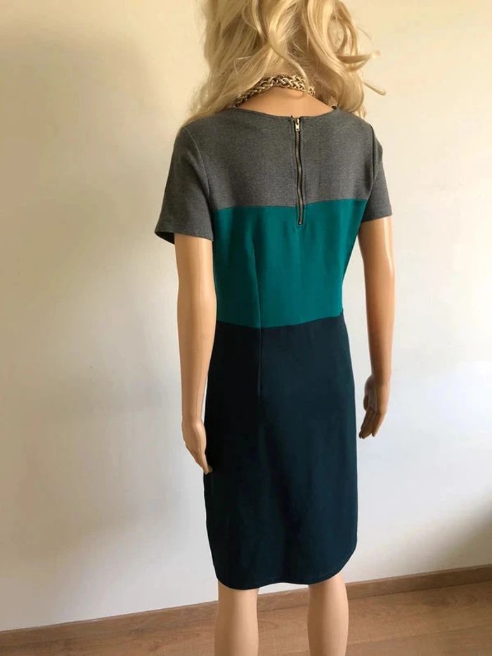 Robe grise et verte à manches courtes WE taille L jamais portée - photo numéro 8
