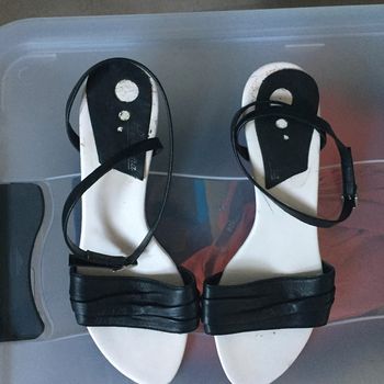 Sandales en cuir noir 38