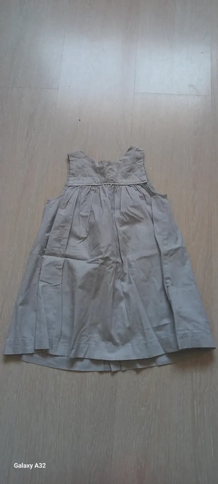Lot 2 jupes et 7 robes - photo numéro 6