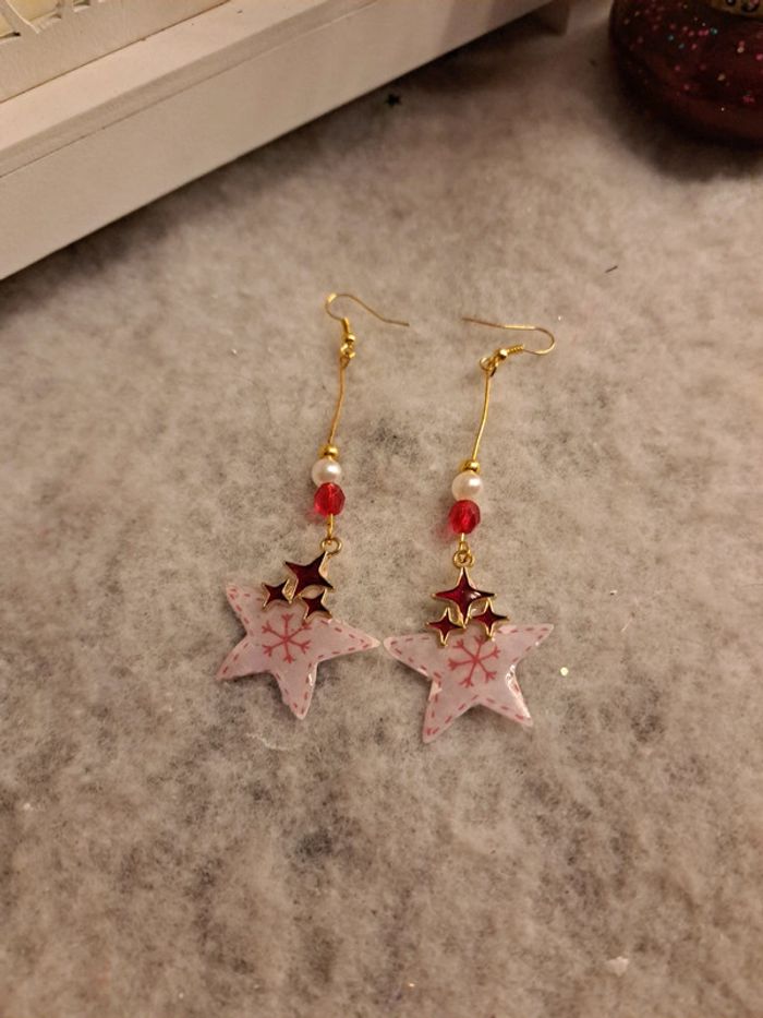 Boucles d'oreilles pendante en résine étoile - photo numéro 6