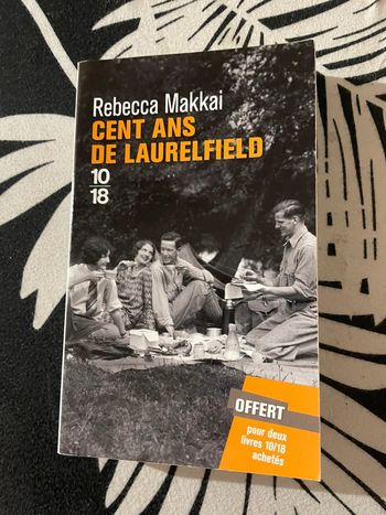 Livre cent ans de laurelfield