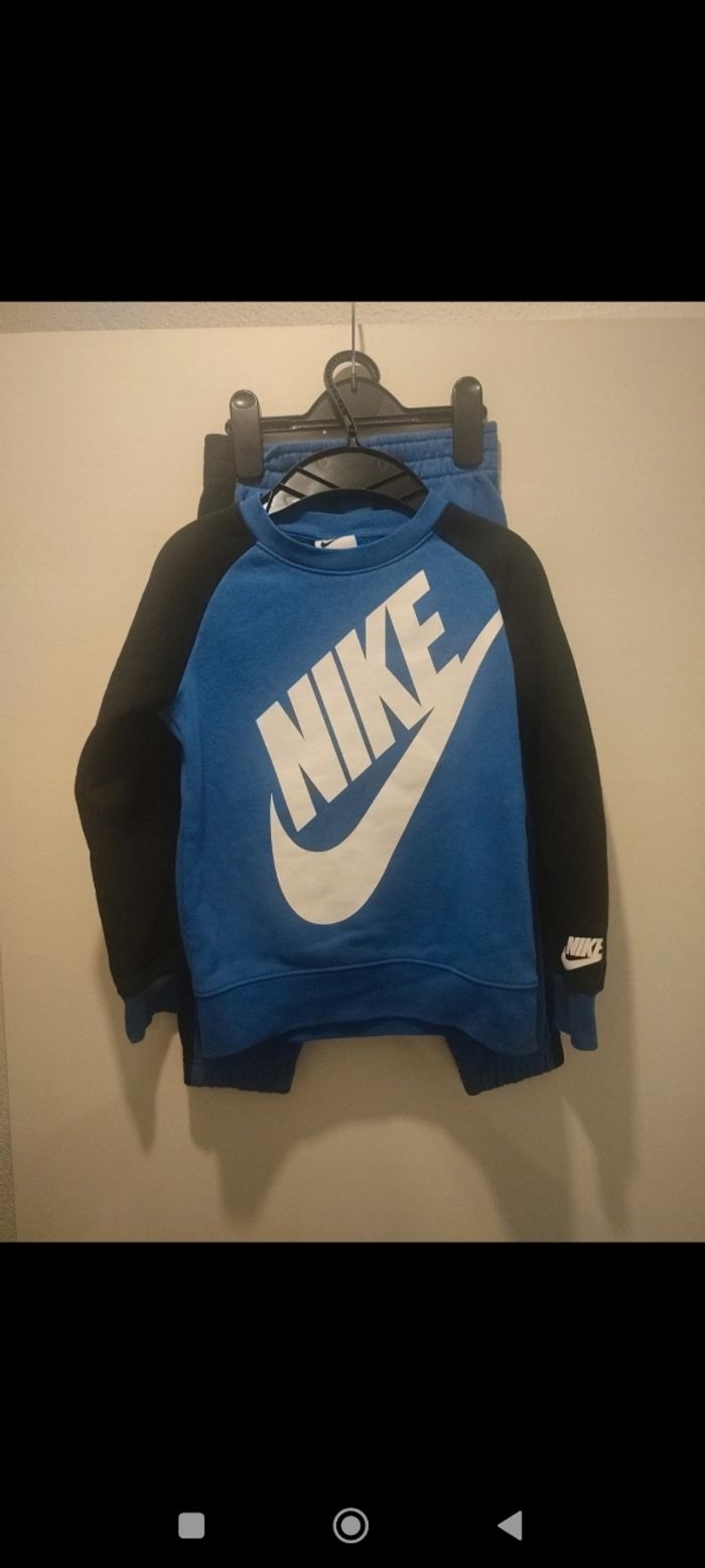 Ensemble Nike