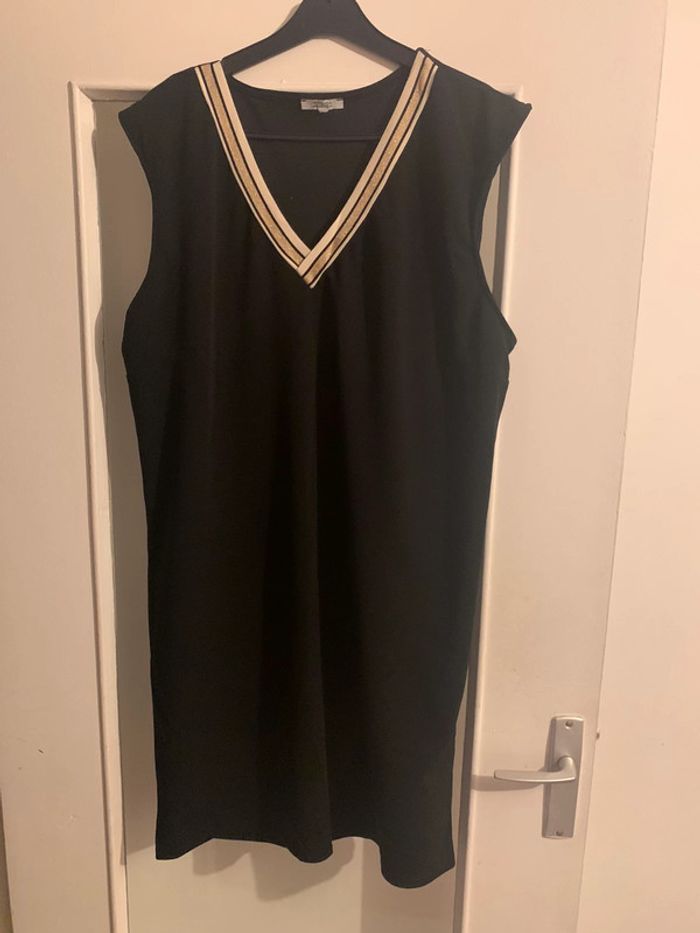 Robe col v