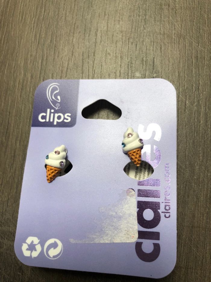 Boucles d’oreilles clip claire ´s neuves glace 🍦