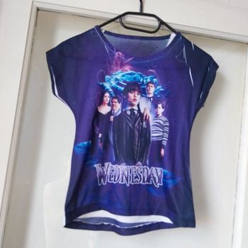 T-shirt mercredi taille 6 ans neuf