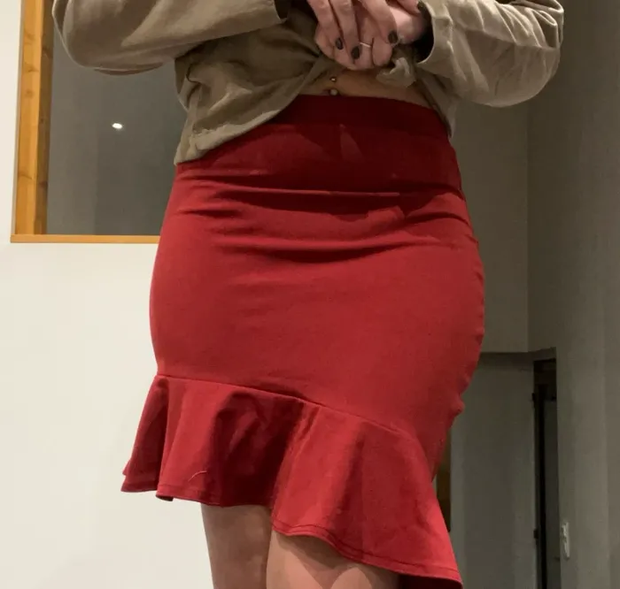 Mini jupe rouge asymétrique - photo numéro 3