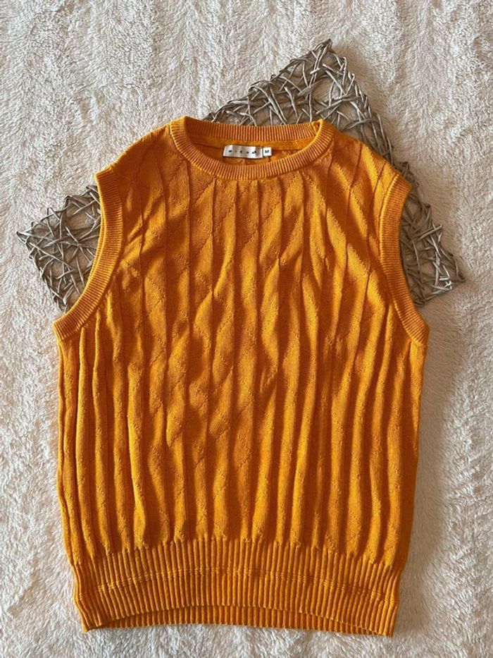 Superbe pull moutarde