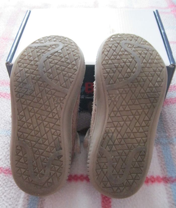Chaussures taupe et argent GBB 24 - photo numéro 2