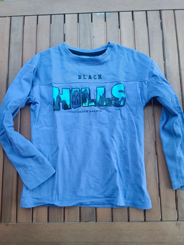 Tee shirt ML black hills 8 ans