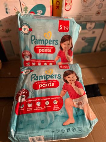 4 paquets Pampers au choix