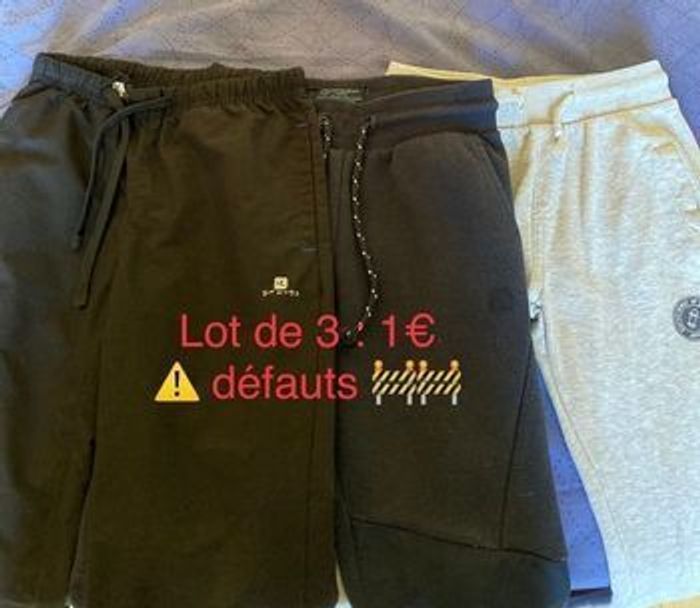 ⚠️ Lot 3 joggings avec défauts 8 ans 🚧