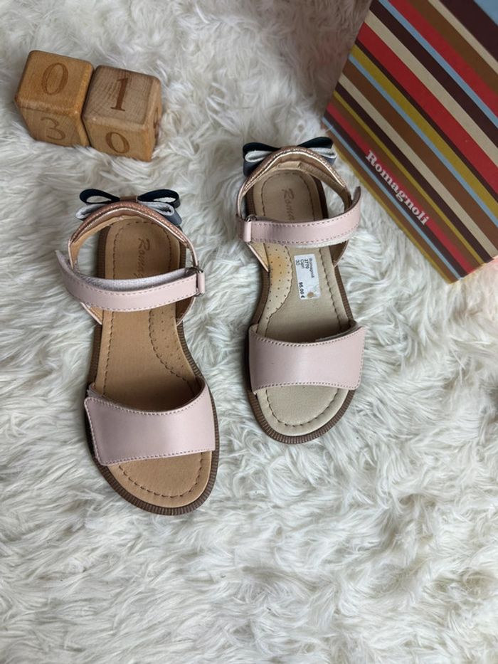 Paire de sandales rose Romagnoli taille 30 - photo numéro 2