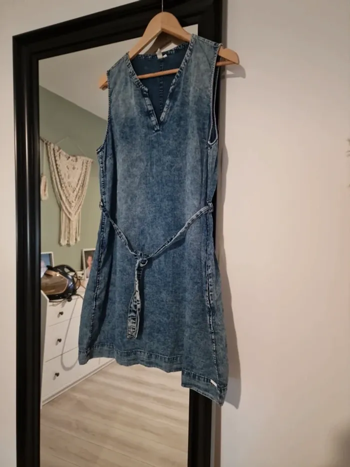 Jolie robe Jean Taille 42 - photo numéro 2