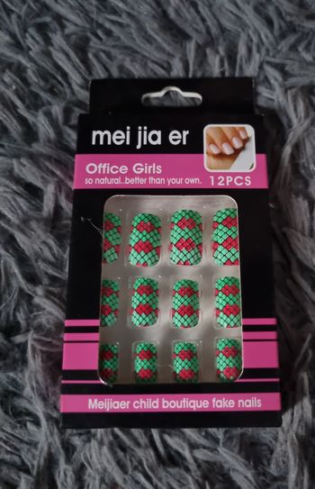 Faux ongles vert et rose