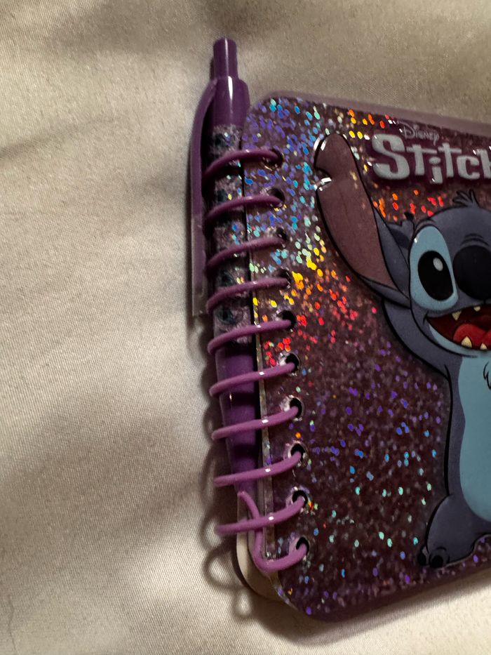 Bloc note Stitch avec stylo neuf - photo numéro 3