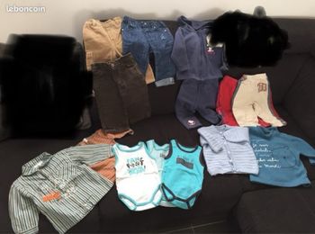 Lot de vêtements taille 12 mois