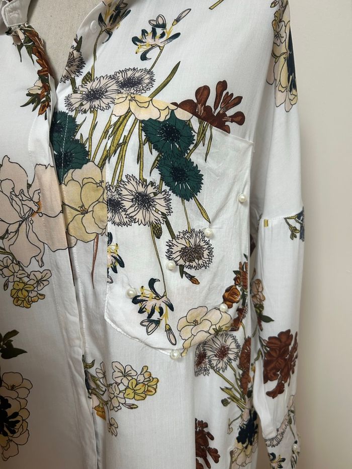 Chemise blanche à motifs fleurs - taille M/L (38/40) - photo numéro 3