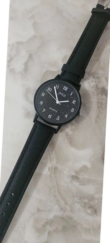Montre neuve pour femme