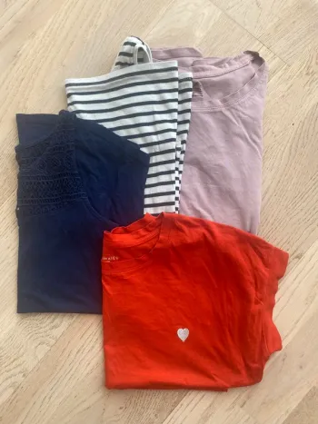 Lot de 4 teeshirt et débardeur XS-S