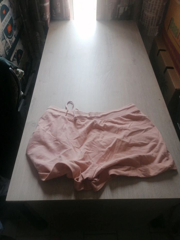 Short taille 38 /40 - photo numéro 2