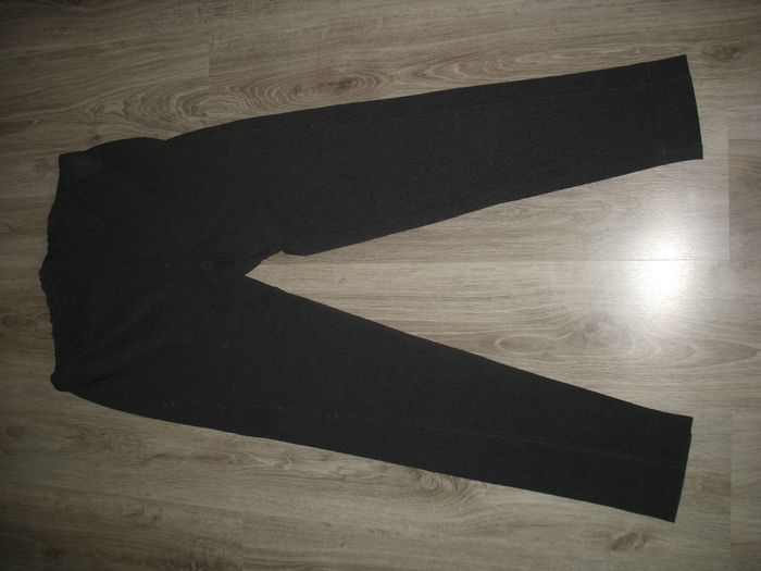 LOT DE 7 VÊTEMENTS DE GROSSESSE - TAILLE 42 - n°04 - photo numéro 7