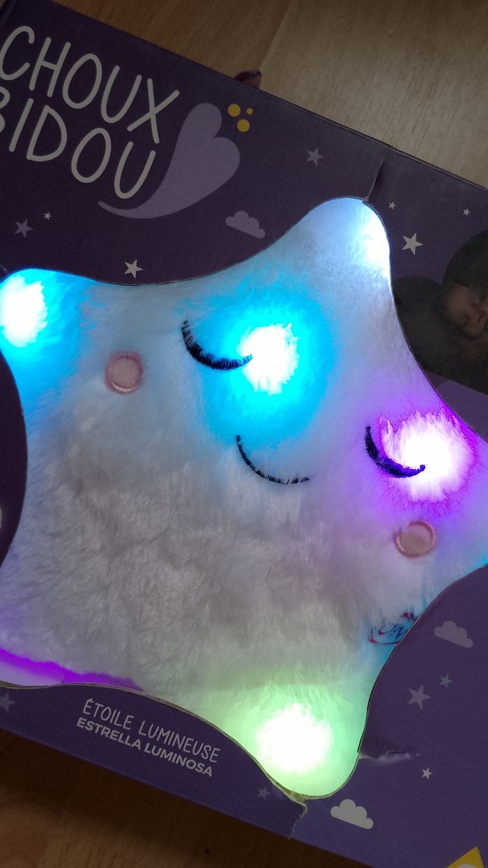 Coussin étoiles lumineuse neuf - photo numéro 6