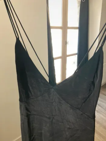 Robe noire satinée H&M