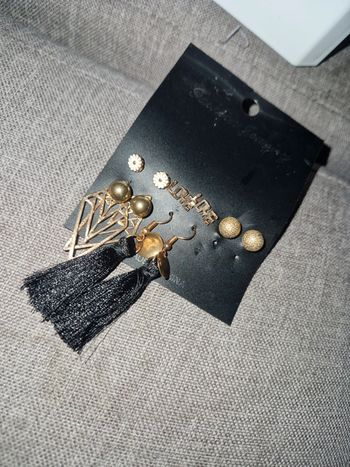 Plusieurs paires de boucle d'oreille