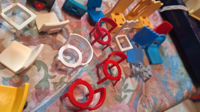 Morceaux chaise diverses playmobil - photo numéro 2