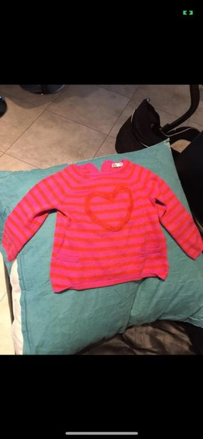 Pull rose 23 mois avec coeur